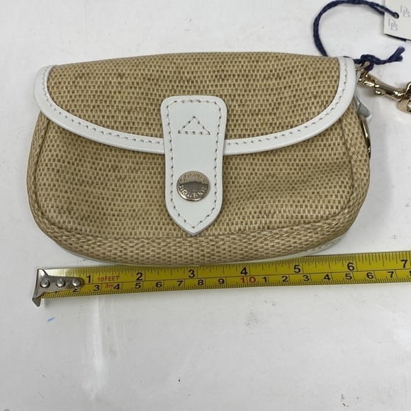 Dooney & Bourke Tan and White Woven Bag - Picture 11 of 13